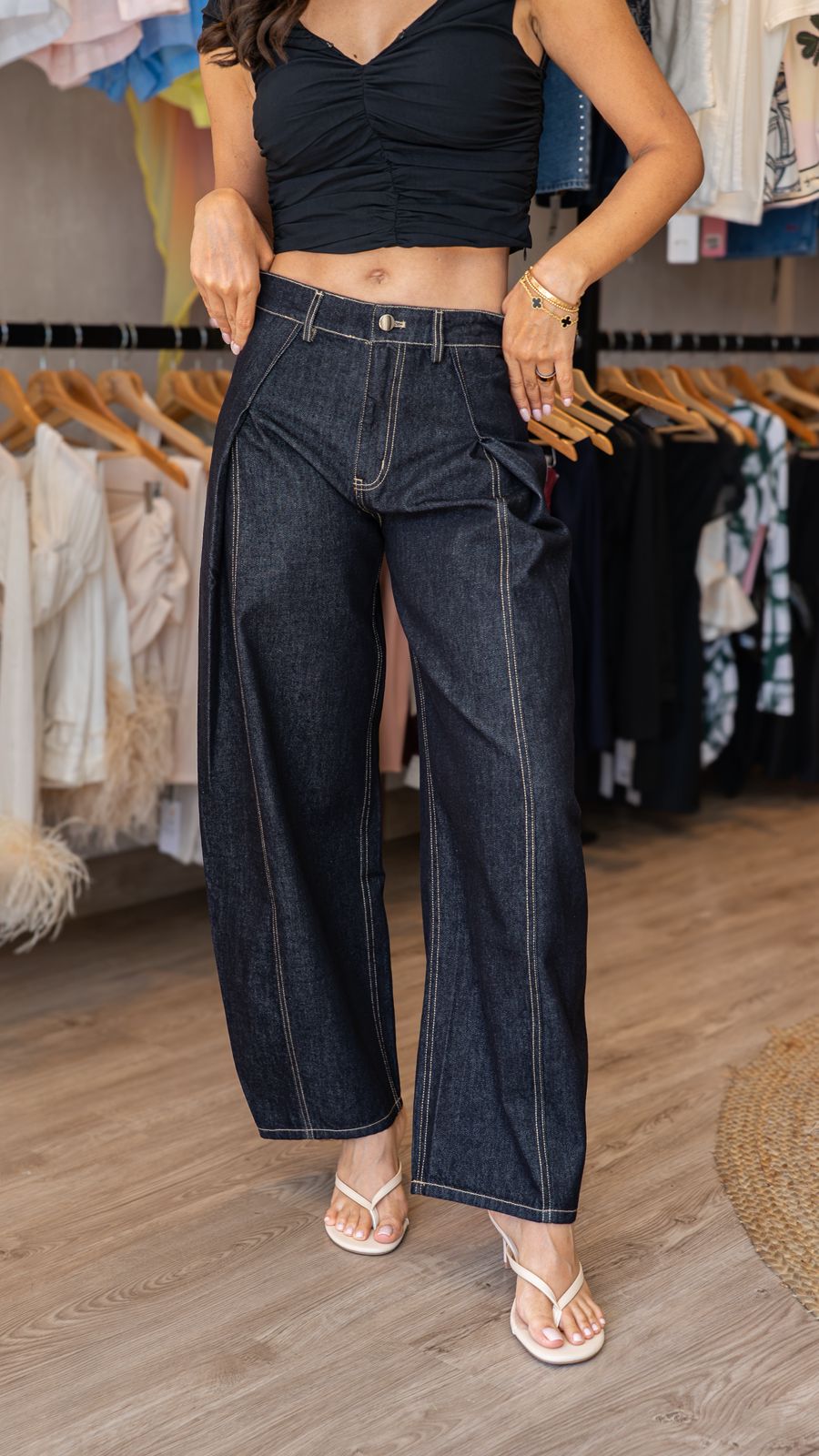 Pleated Barrel Jeans